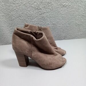 Manhattan Collection Taupe Faux Suede Peep Toe Block Heel Ankle Booties Size 7
